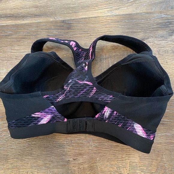 🍁50% Off Sale 🍁 VSX Sports Bra - Picture 4 of 5
